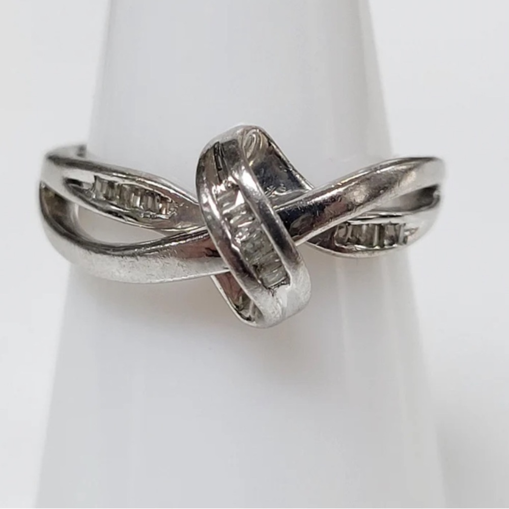 Heng Ngai Diamond Baguette Ring